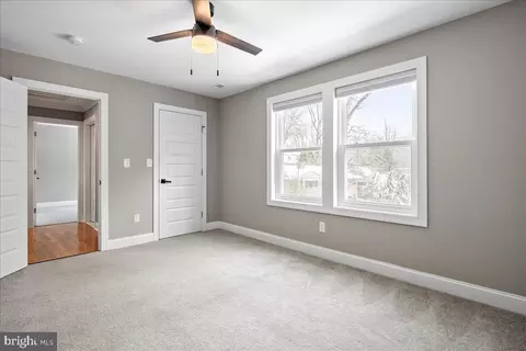 Bedroom - 111 Sunnyside Rd, Silver Spring, MD 20910 photo 4 of 5