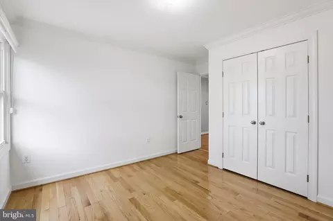 Bedroom - 13222 Maplecrest Dr, Potomac, MD 20854 photo 4 of 6