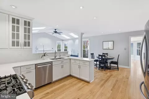 Kitchen - 13222 Maplecrest Dr, Potomac, MD 20854 photo 2 of 2