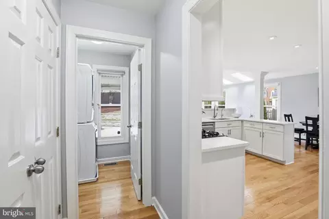 Entry Way - 13222 Maplecrest Dr, Potomac, MD 20854 photo 5 of 6
