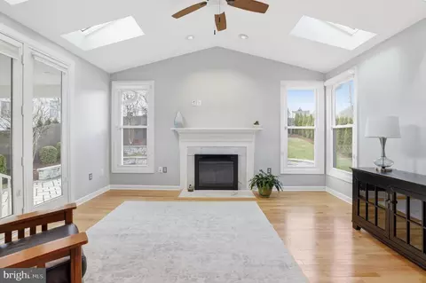 Living - 13222 Maplecrest Dr, Potomac, MD 20854 photo 4 of 4
