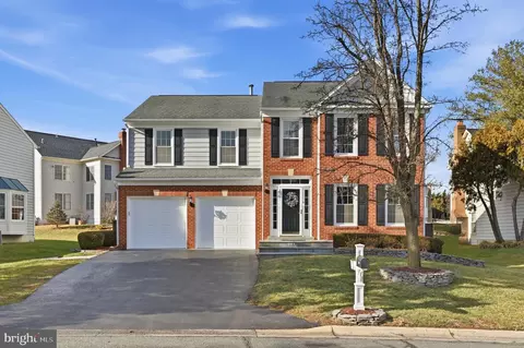 Exterior - 13222 Maplecrest Dr, Potomac, MD 20854 photo 2 of 9