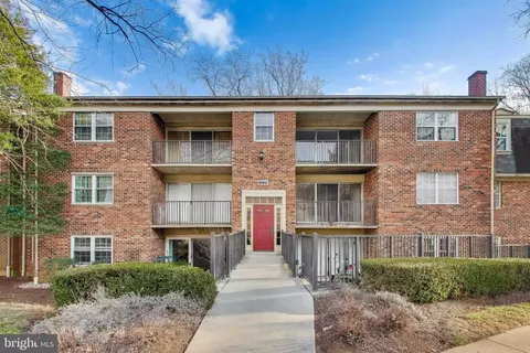 886 College Pkwy #304, Rockville, MD 20850