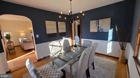 Dining - 9121 Sudbury Rd, Silver Spring, MD 20901 photo 2 of 3