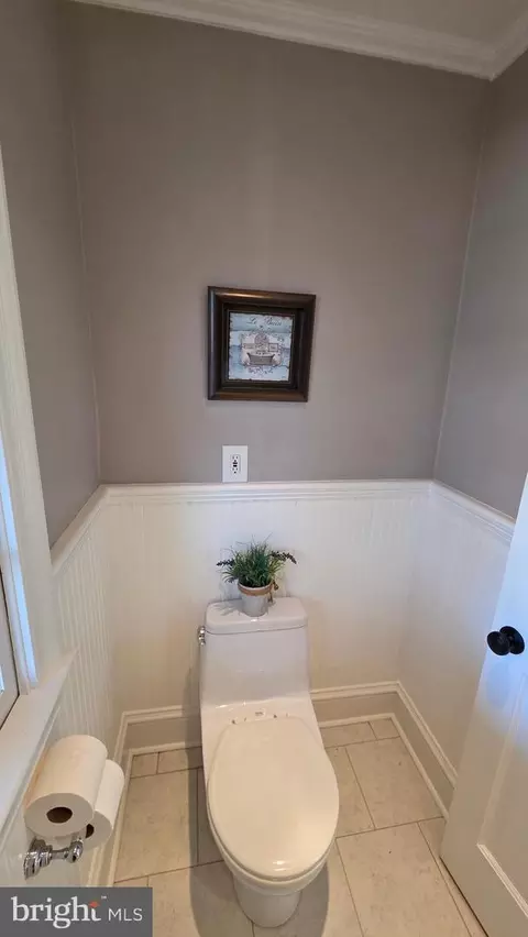 Bath - 9121 Sudbury Rd, Silver Spring, MD 20901 photo 2 of 2