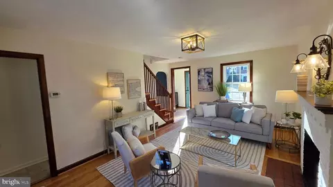 Entry Way - 9121 Sudbury Rd, Silver Spring, MD 20901 photo 4 of 31
