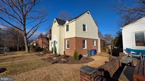 Exterior - 9121 Sudbury Rd, Silver Spring, MD 20901 photo 2 of 14