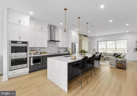 8613 Erdem Pl, Chevy Chase, MD 20815