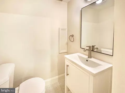 Bath - 10103 Meredith Ave, Silver Spring, MD 20910 photo 3 of 5