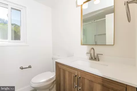 Bath - 10103 Meredith Ave, Silver Spring, MD 20910 photo 1 of 1