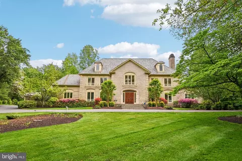 9939 Bentcross Dr, Potomac, MD 20854