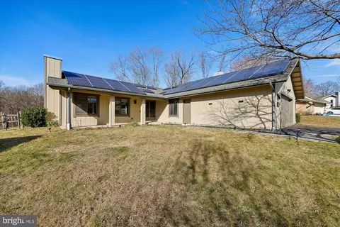 20444 Aspenwood Ln, Montgomery Village, MD 20886