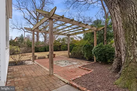 Exterior - 8 Springvale Ln, Silver Spring, MD 20910 photo 10 of 11