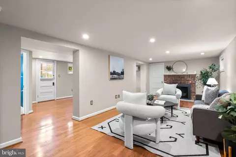 Living - 8 Springvale Ln, Silver Spring, MD 20910 photo 3 of 5