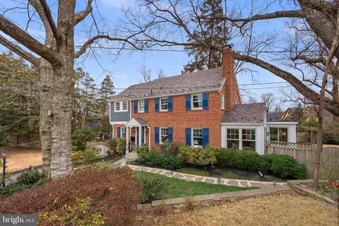 8 Springvale Ln, Silver Spring, MD 20910