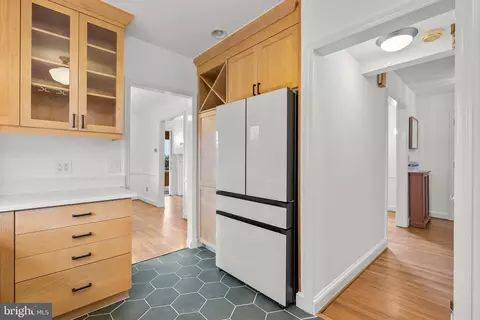 Entry Way - 8 Springvale Ln, Silver Spring, MD 20910 photo 2 of 2
