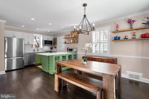 707 Forest Glen Rd, Silver Spring, MD 20901 photo 3