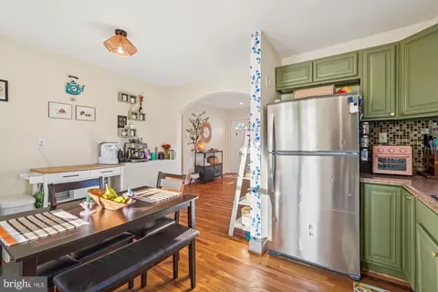 Entry Way - 11814 College View Dr, Silver Spring, MD 20902 photo 2 of 3