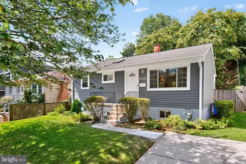 9928 Fleming Ave, Bethesda, MD 20814