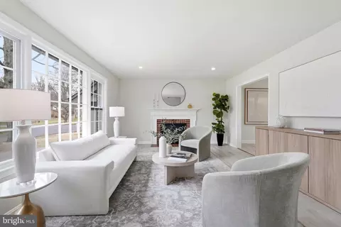 Living - 115 Lillian Ln, Silver Spring, MD 20904 photo 4 of 5