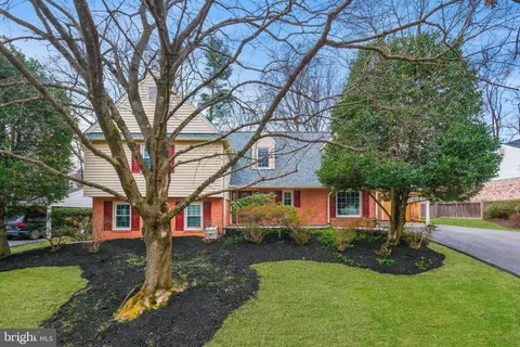 1392 Kersey Ln, Potomac, MD 20854