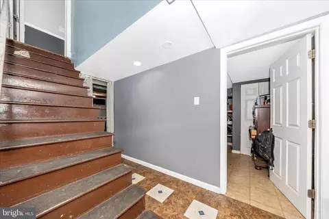 Entry Way - 10325 Lewis Dr, Damascus, MD 20872 photo 7 of 8