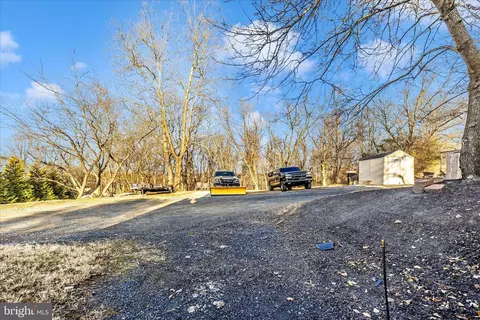 Exterior - 10325 Lewis Dr, Damascus, MD 20872 photo 7 of 9