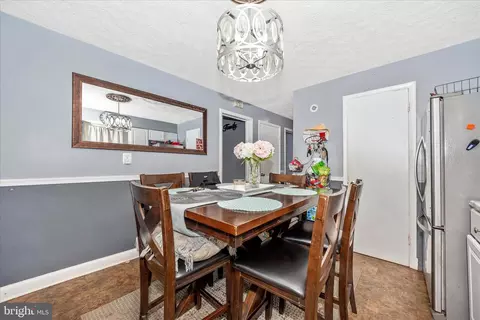 Dining - 10325 Lewis Dr, Damascus, MD 20872 photo 2 of 2