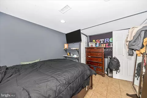 Bedroom - 10325 Lewis Dr, Damascus, MD 20872 photo 9 of 10