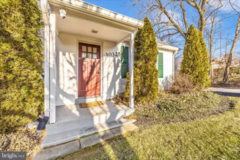 Exterior - 10325 Lewis Dr, Damascus, MD 20872 photo 9 of 9