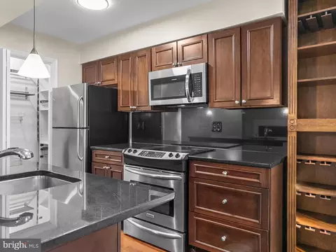 20229 Shipley Ter #3-B-30, Germantown, MD 20874