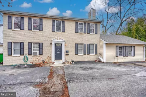 9301 Old Georgetown Rd, Bethesda, MD 20814