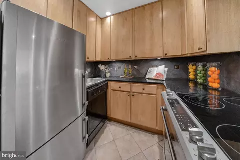 Kitchen - 2212 Washington Ave #102, Silver Spring, MD 20910 photo 3 of 3