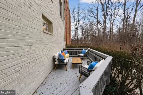 Exterior - 2212 Washington Ave #102, Silver Spring, MD 20910 photo 1 of 4