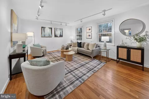 2212 Washington Ave #102, Silver Spring, MD 20910