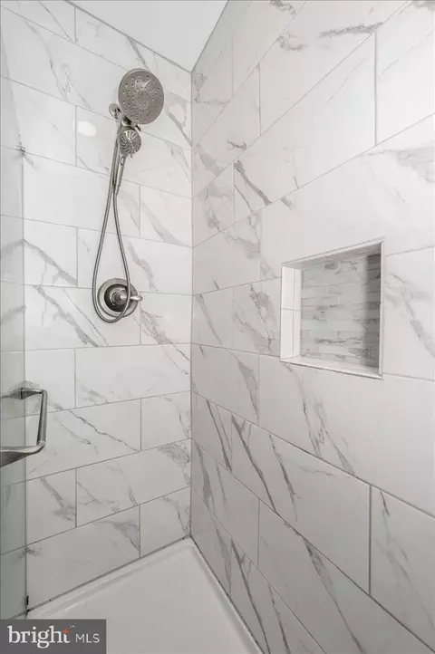 Bath - 15001 Eardley Ct #283-D, Silver Spring, MD 20906 photo 5 of 7