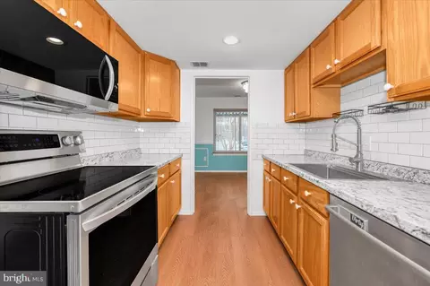 Kitchen - 15001 Eardley Ct #283-D, Silver Spring, MD 20906 photo 5 of 5