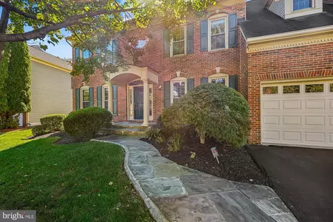 10606 Maplecrest Ln, Potomac, MD 20854