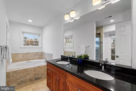 Bath - 14810 Cherry Leaf Ter, Silver Spring, MD 20906 photo 2 of 5