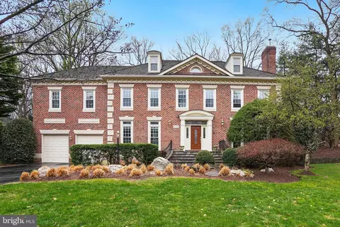 9646 Eagle Ridge Dr, Bethesda, MD 20817