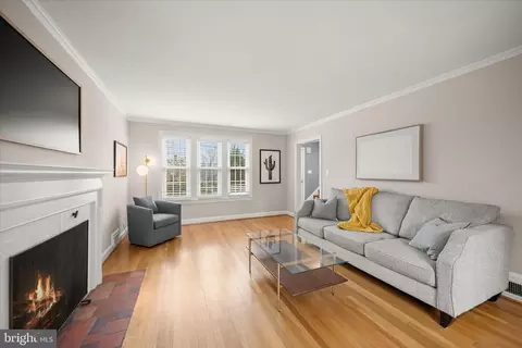 Living - 10310 Naglee Rd, Silver Spring, MD 20903 photo 2 of 2