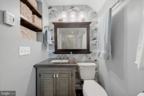 Bath - 10310 Naglee Rd, Silver Spring, MD 20903 photo 2 of 5