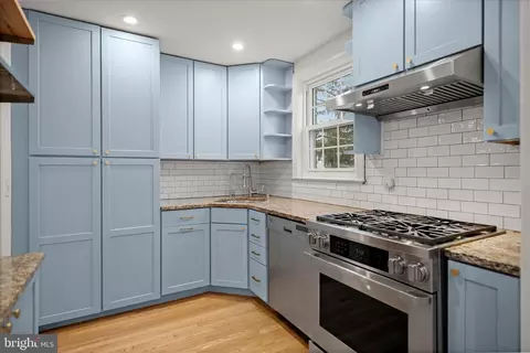 Kitchen - 10310 Naglee Rd, Silver Spring, MD 20903 photo 1 of 4