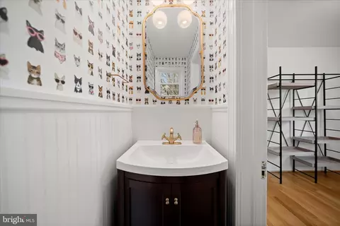 Bath - 10310 Naglee Rd, Silver Spring, MD 20903 photo 1 of 5