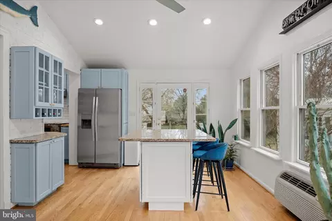 Kitchen - 10310 Naglee Rd, Silver Spring, MD 20903 photo 4 of 4