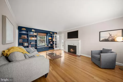 Living - 10310 Naglee Rd, Silver Spring, MD 20903 photo 1 of 2