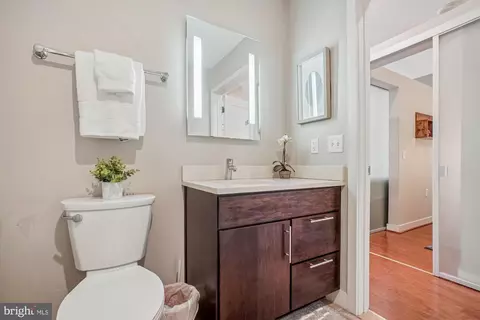 Bath - 1320 Fenwick Ln #711, Silver Spring, MD 20910 photo 3 of 3