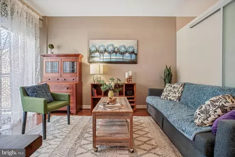 Living - 1320 Fenwick Ln #711, Silver Spring, MD 20910 photo 3 of 7