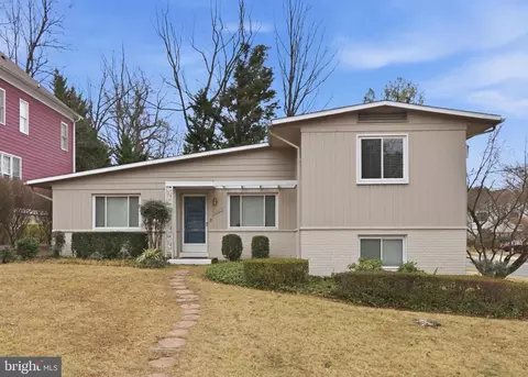 6104 Kirby Rd, Bethesda, MD 20817