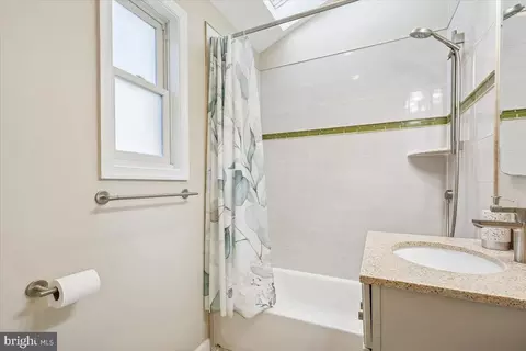 Bath - 1707 Sanford Rd, Silver Spring, MD 20902 photo 1 of 4
